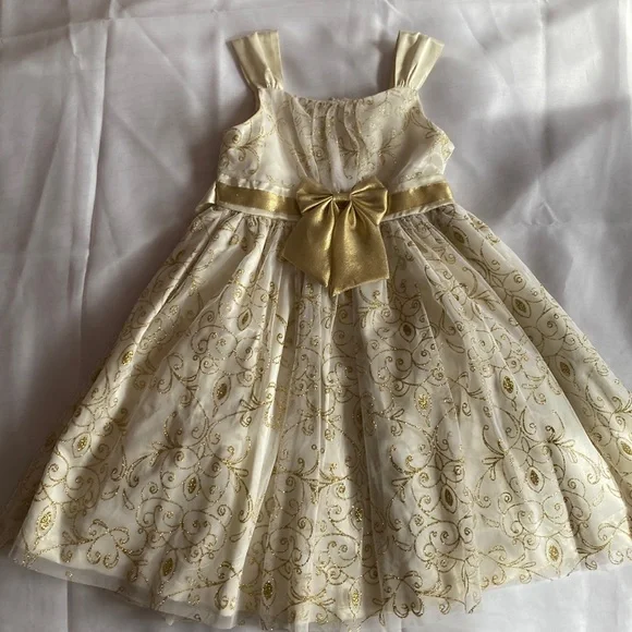 Mia Juliana | Dresses | Mia Juliana Girls Formal Dress Size Off White With A Glittery Gold Pattern | Poshmark Mia Juliana | Dresses | Mia Juliana Girls Formal Dress Size Off White With A Glittery Gold Pattern | Poshmark